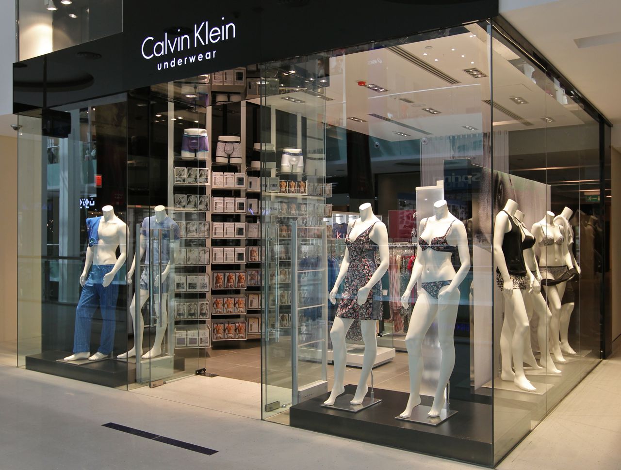 CALVIN KLEIN | Dubai Shopping Guide