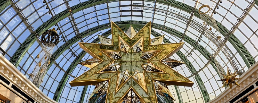 This Festive Season, Celebrate Under An Extraordinary Illuminated Star At Mall Of The Emirates