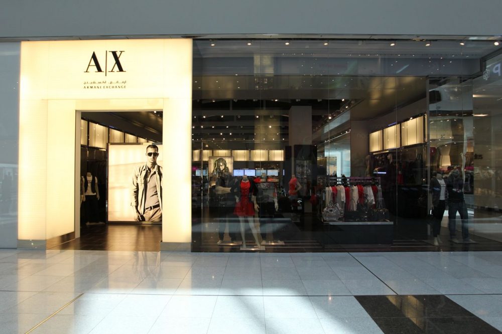 Armani exchange outlet. Armani Exchange аутлет. Армани аутлет Бергамо. Giorgio Armani Dubai Mall Signage. Амстердам Armani Exchange.