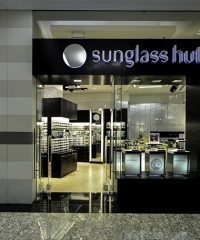 SUNGLASS HUT