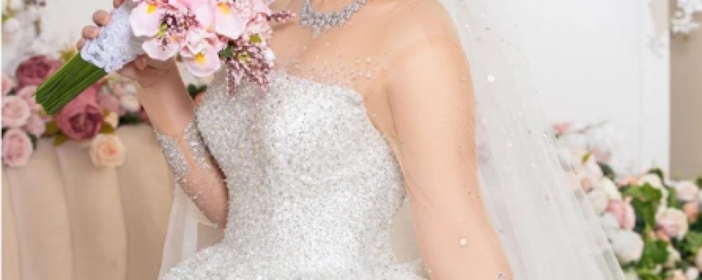 4 Reasons Brides Rent Wedding Dresses