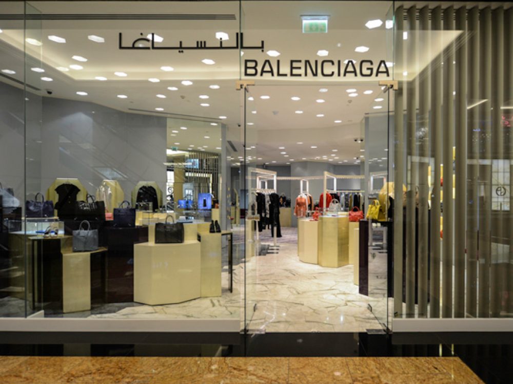 eventyr århundrede halstørklæde BALENCIAGA | Dubai Shopping Guide