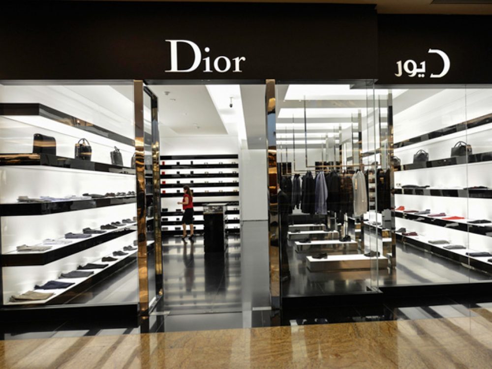 Магазин homme. Диор Дубай Молл. Магазин Dior Dubai. Dior в Дубае. Бутик Dior в Дубае.