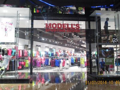 MODELL’S